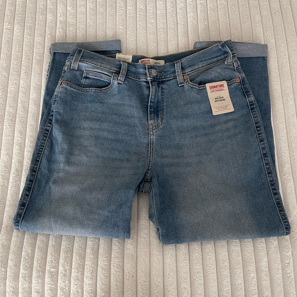 Signature by Levi Strauss Mid-Rise Boyfriend Jeans - Picture 4 of 7